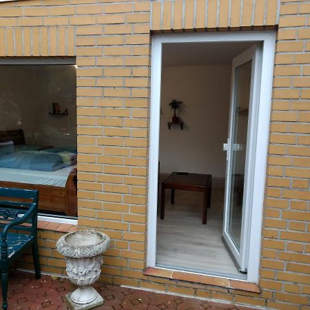 Ruhige, Gemuetliche 1-Zimmer Gartenwohnung Fuer 2 Erwachsene ลูเบค ภายนอก รูปภาพ
