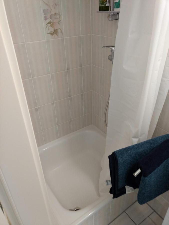 Ruhige, Gemuetliche 1-Zimmer Gartenwohnung Fuer 2 Erwachsene ลูเบค ภายนอก รูปภาพ